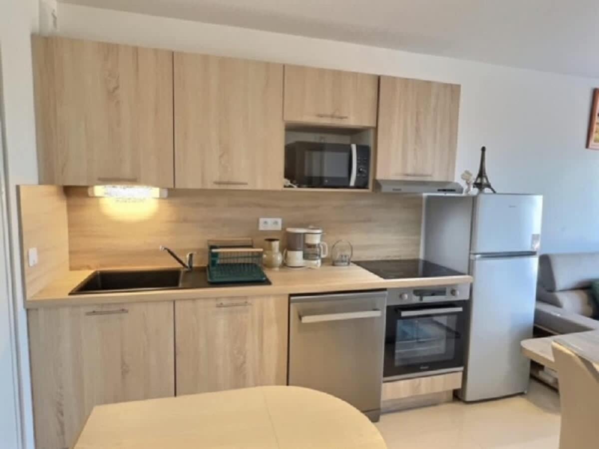 A 150M De La Plage - Coquet Appartement Pour 4 Personnes Vias Bagian luar foto
